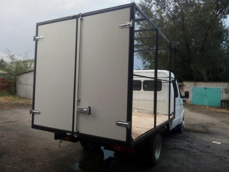 ГАЗ 3302 изотермический фургон сзади