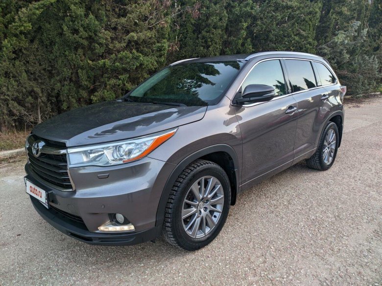 Тойота хайлендер 2014 серый