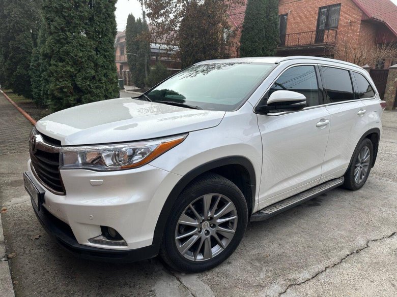 Тойота хайлендер 3