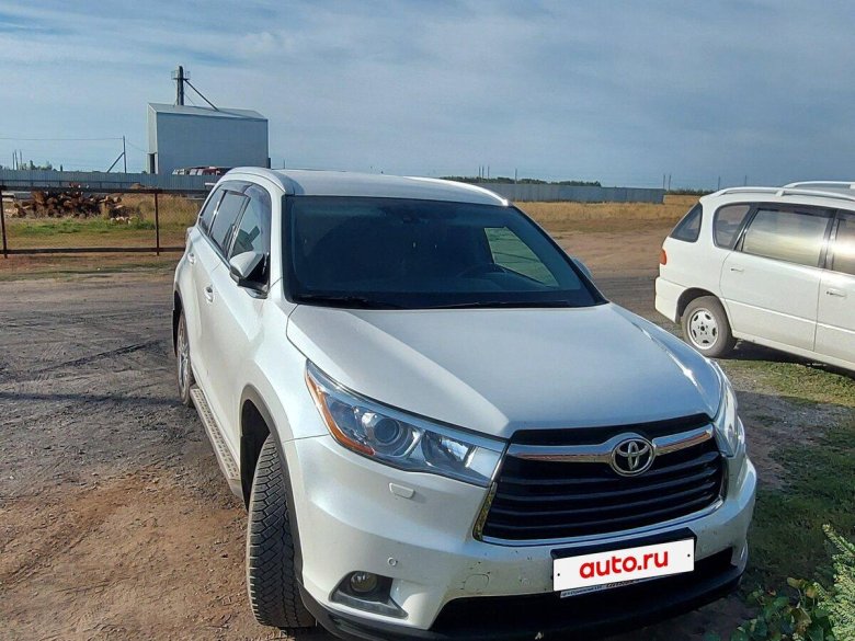Тойота хайлендер 2014 года