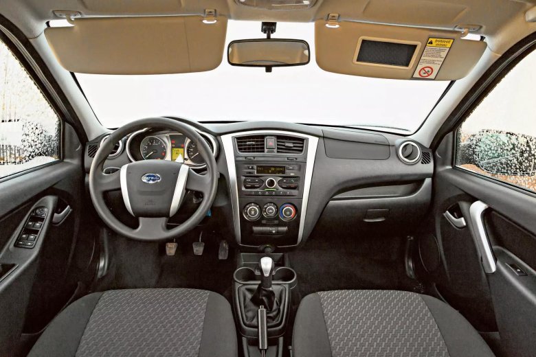 Машина Датсун салон