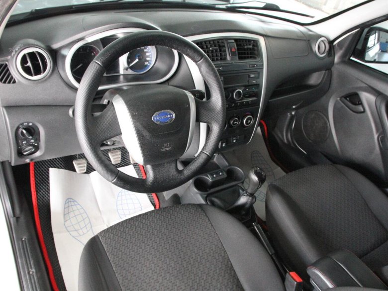 Датсун хэтчбек салон