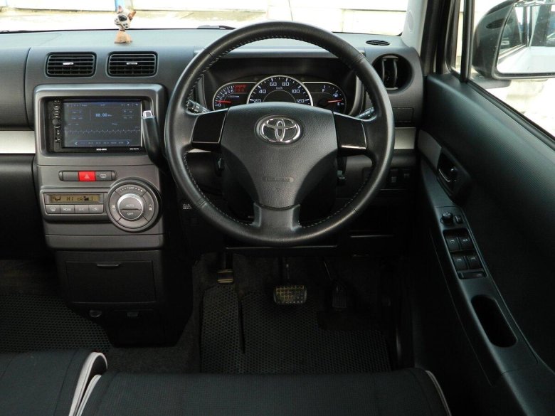 Toyota pixis space 2011 2017