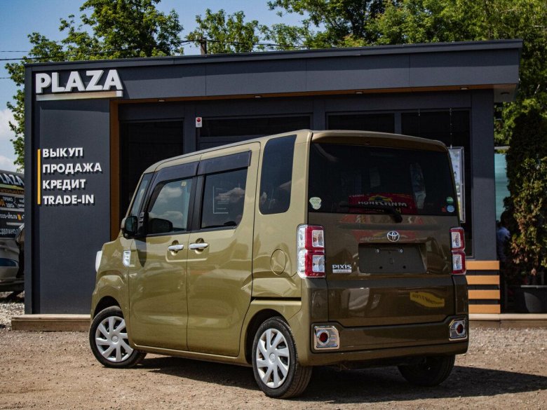 Toyota pixis mega