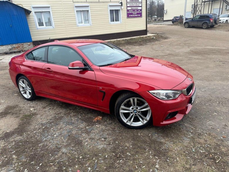 Красная бмв