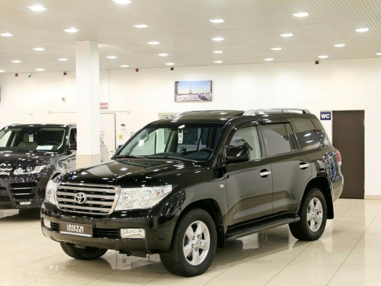 Toyota Land Cruiser,200 2011 черный