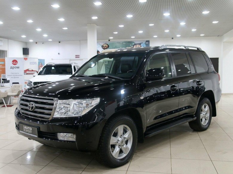 Toyota Land Cruiser 200 2011