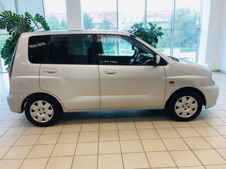 Мицубиси мираж динго 2000