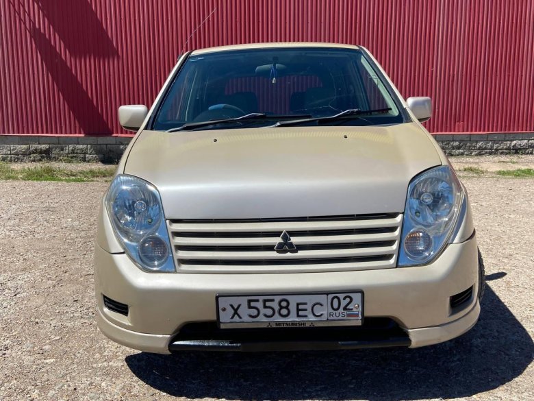 Mitsubishi Dingo 2000