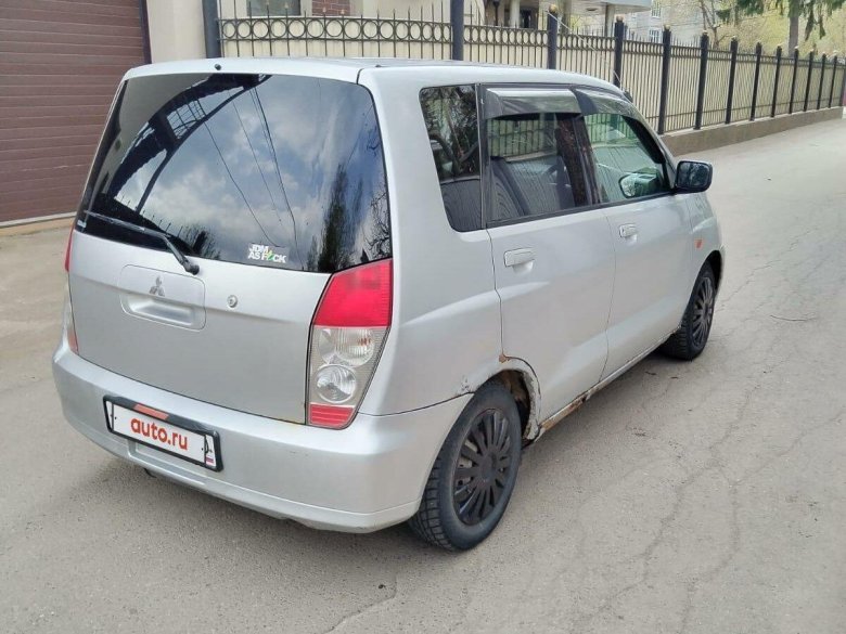 Мицубиси мираж динго 2001