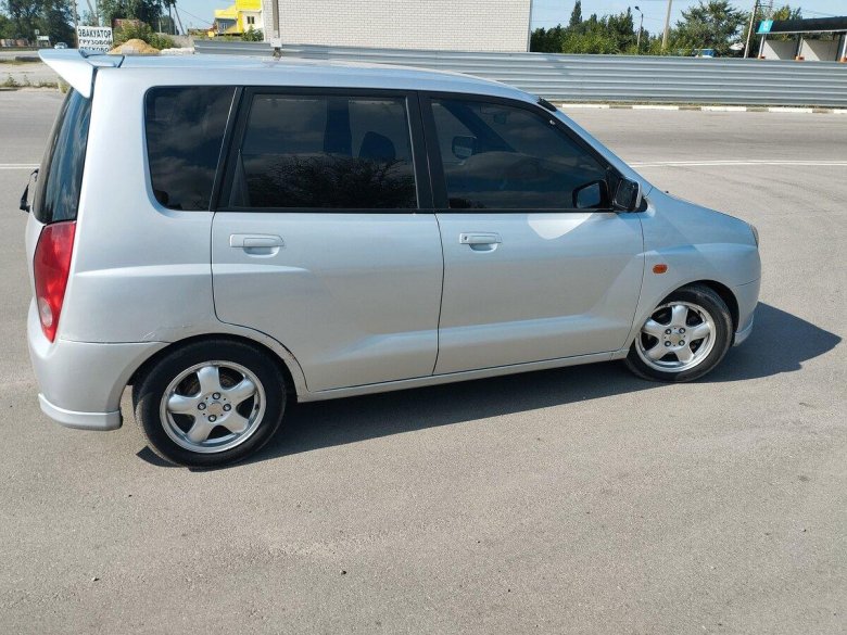 Митсубиси мираж динго 2002