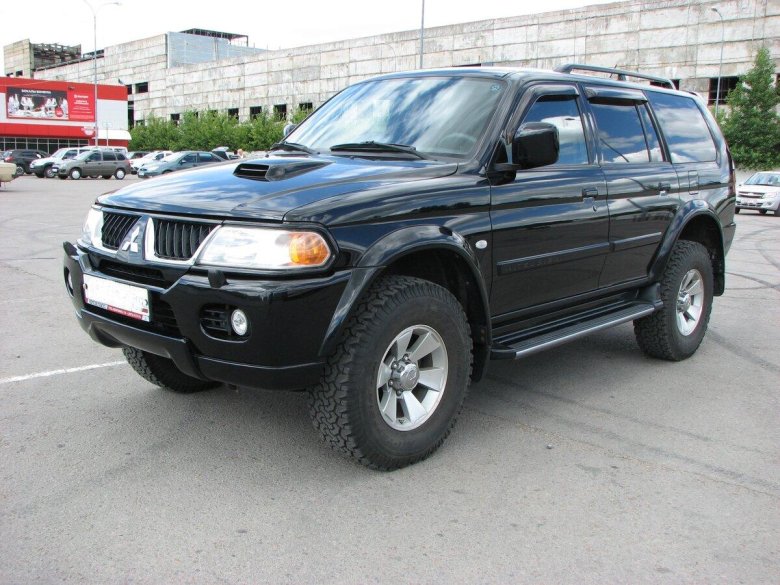Mitsubishi Pajero Sport 1