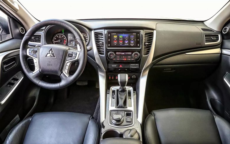 Mitsubishi Pajero Sport 3 салон