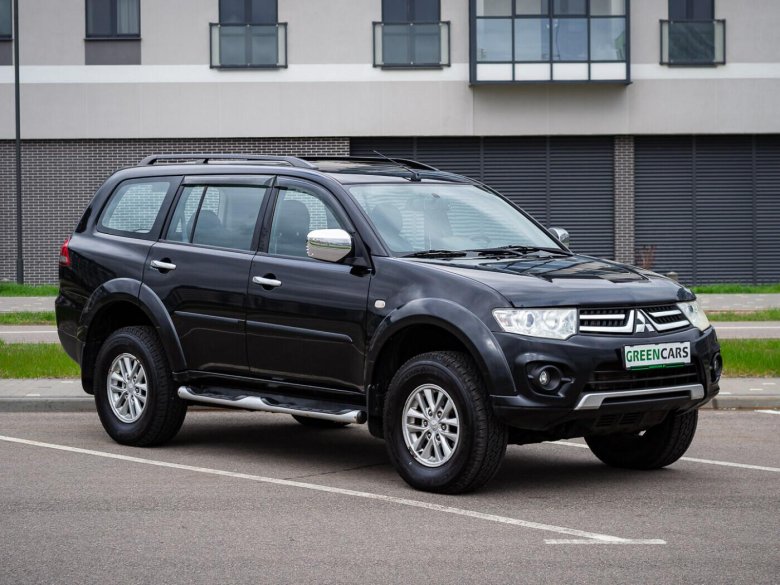 Mitsubishi pajero sport 2013