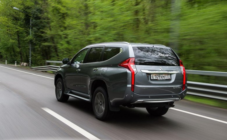 Mitsubishi pajero sport 2016