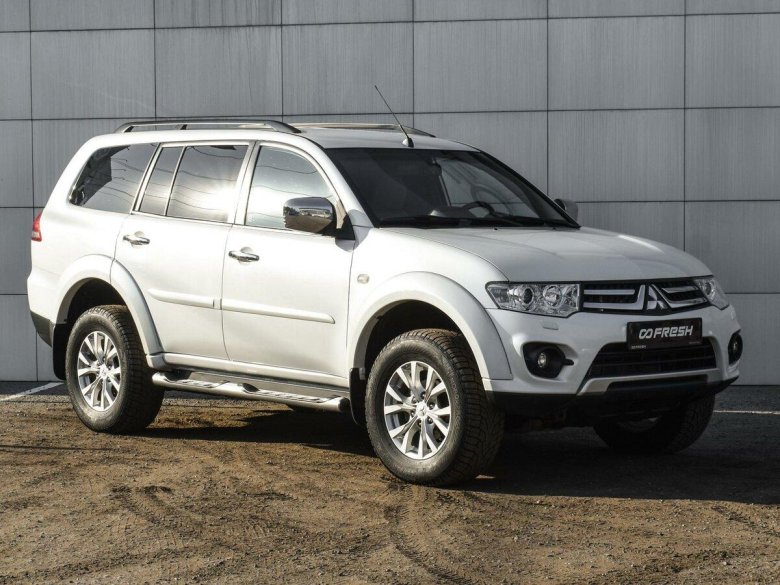 Mitsubishi pajero sport 2014