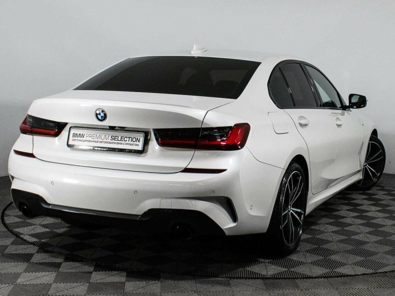 БМВ 3 2021 белая