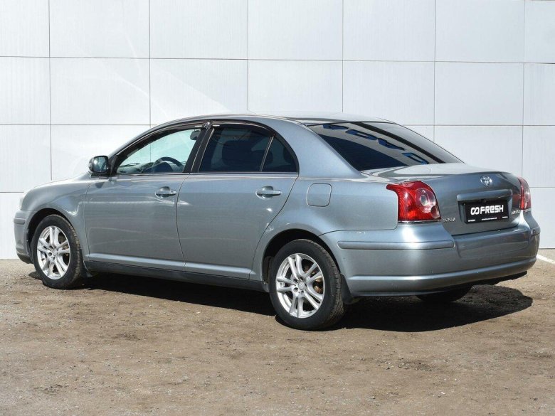 Авенсис лифтбек