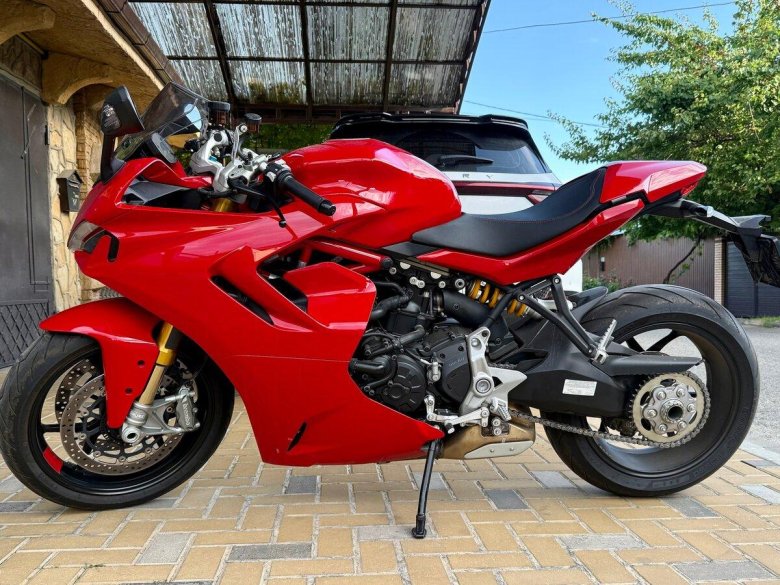 Спортивные мотоцикл