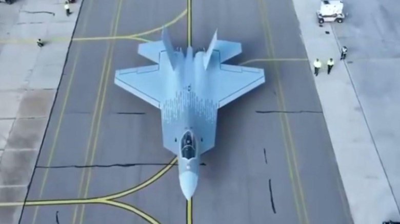 Самолет истребитель