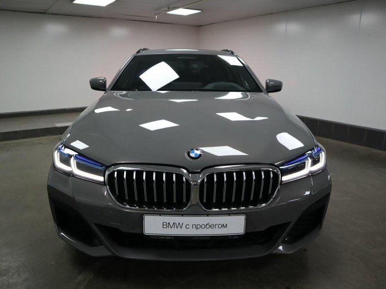 Серая бмв