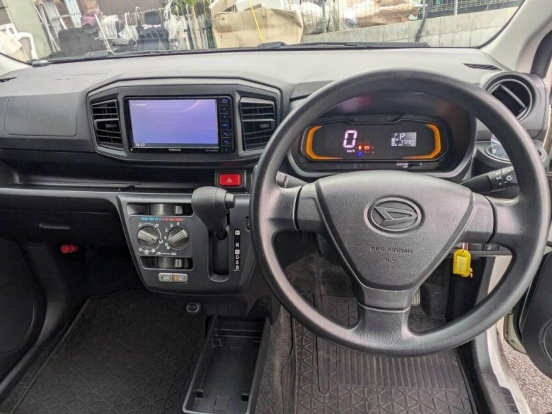 Daihatsu mira e:s 2017