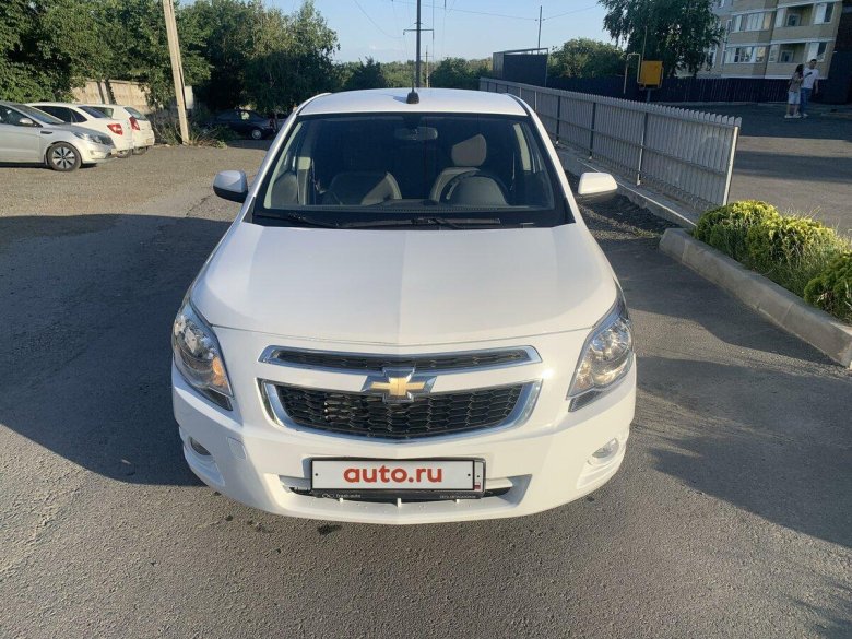 Chevrolet cobalt 2013 white