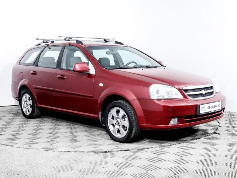 Шевроле универсал красный