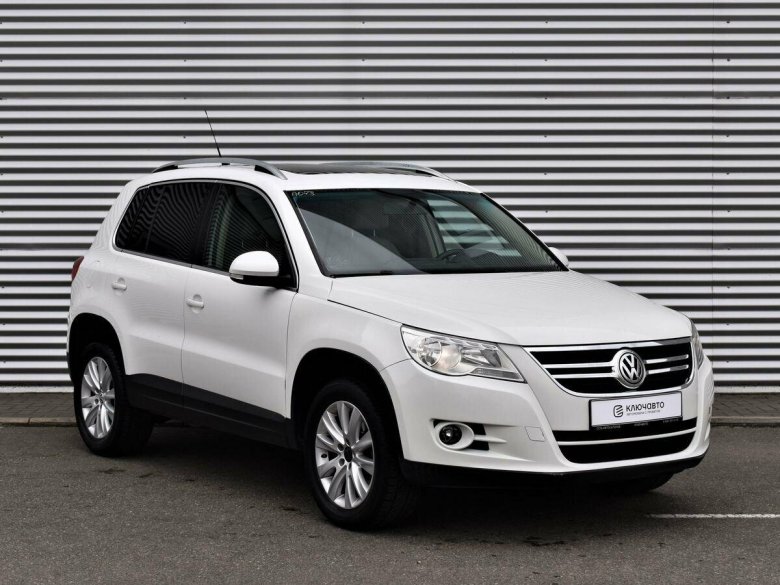 Volkswagen tiguan 2015 года