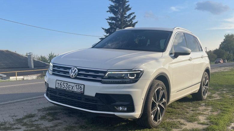 Фольксваген Тигуан 2018 белый