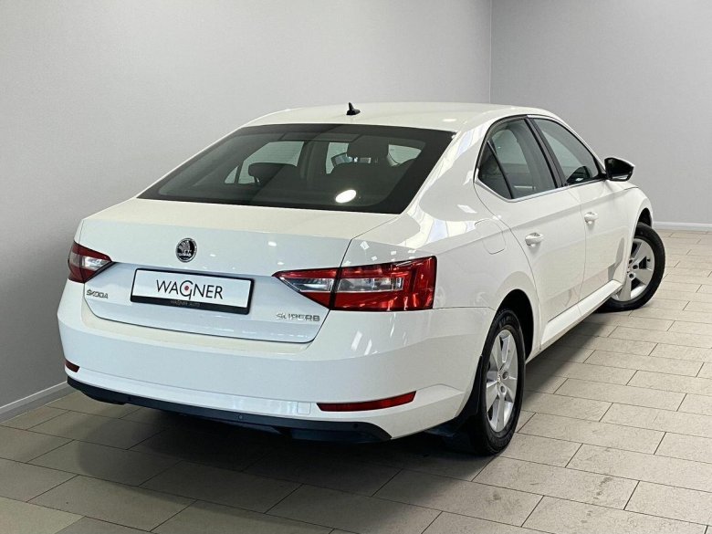 Шкода Суперб 3 белый