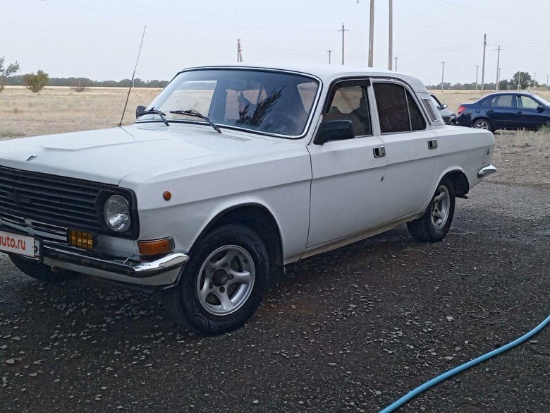 Волга газ 2410 белая