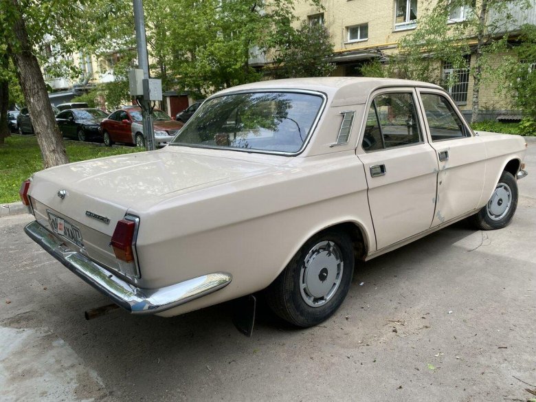Волга газ 24 бежевая
