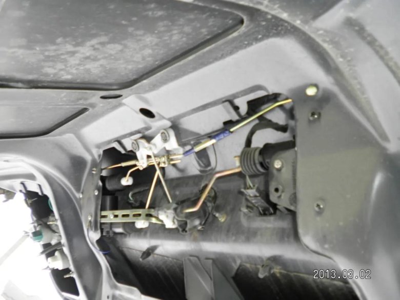 Механизм открывания багажника чери амулет а15