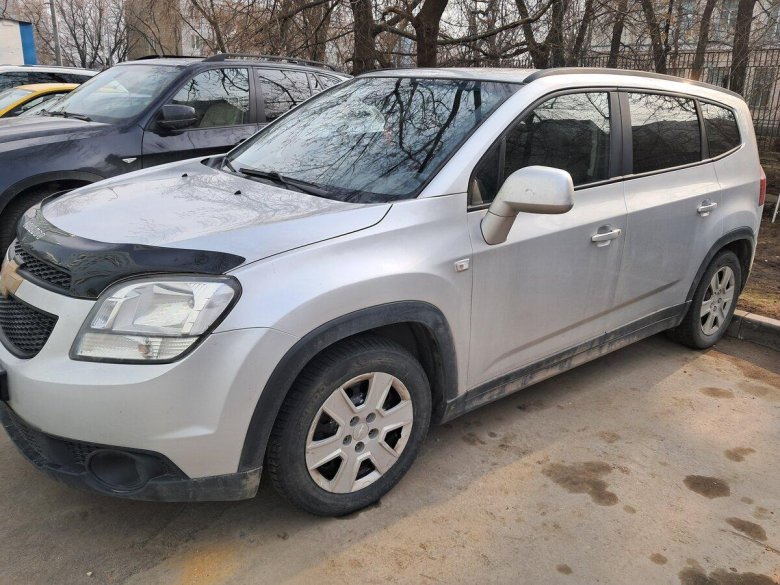 Chevrolet orlando 2010 — 2018 серебристый
