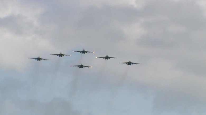 Парад победы самолеты