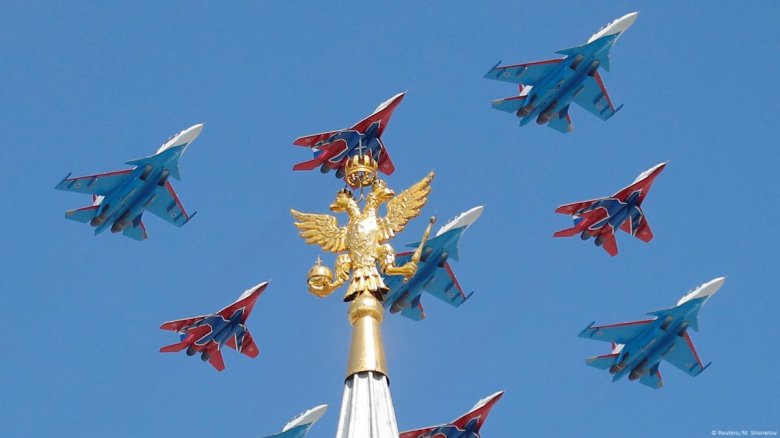 Русские Витязи над красной площадью