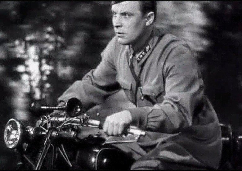 Евгений Самойлов в фильме сердца четырех