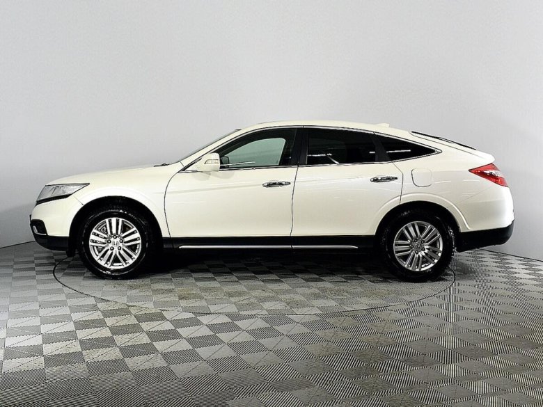 Honda crosstour i рестайлинг 2012