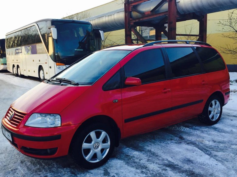 Фольксваген Шаран 2003 год красный