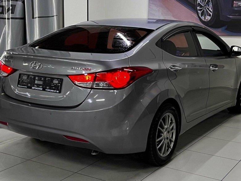 Hyundai Elantra 2012