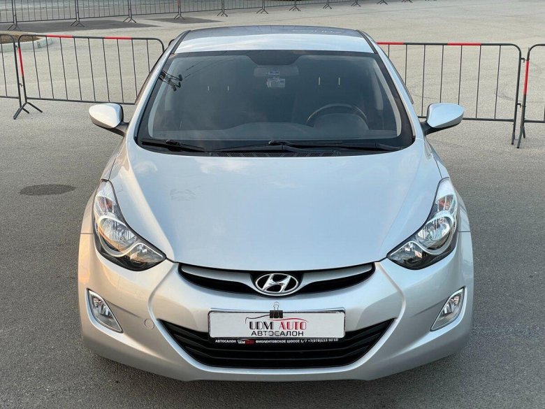 Hyundai elantra v