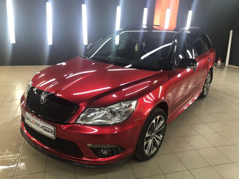 Шкода красная