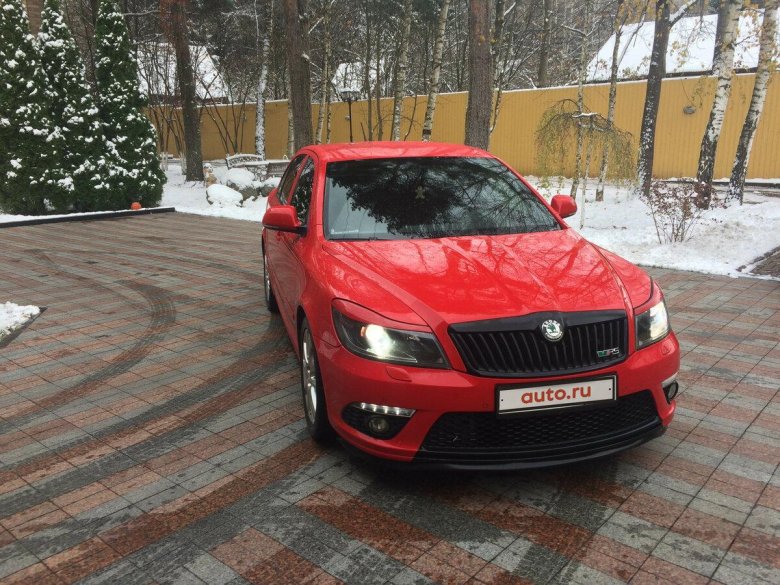 Skoda Octavia a5 RS красная