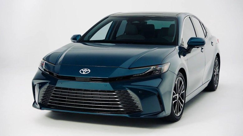 Toyota Camry 2025