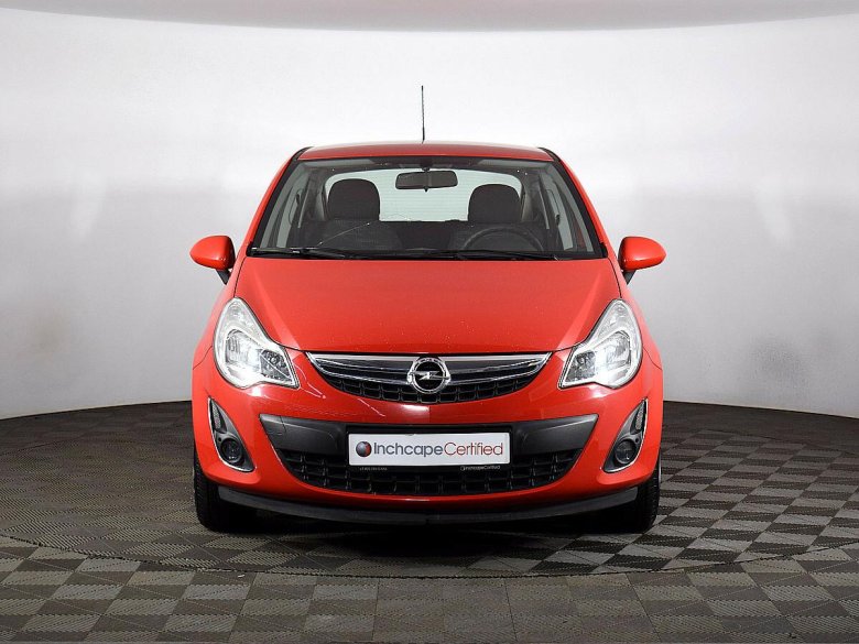 Опель корса красная 2013
