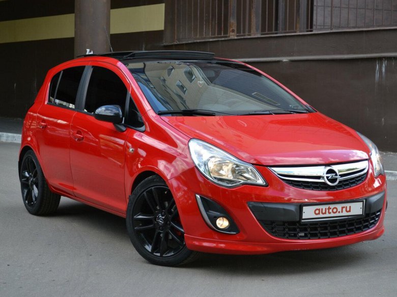 Opel Corsa красная