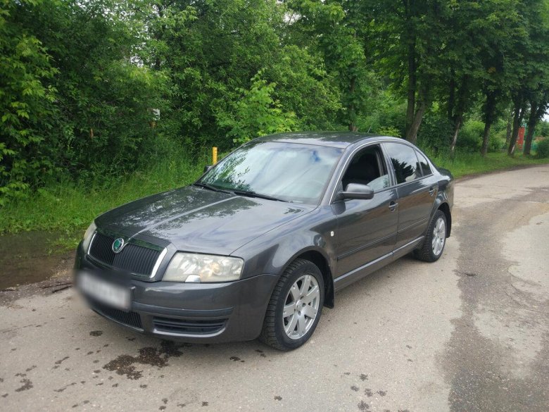 Шкода Суперб 2005 года