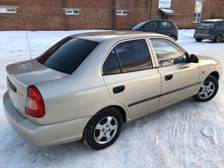 Хундай акцент 2004 г 1.5.
