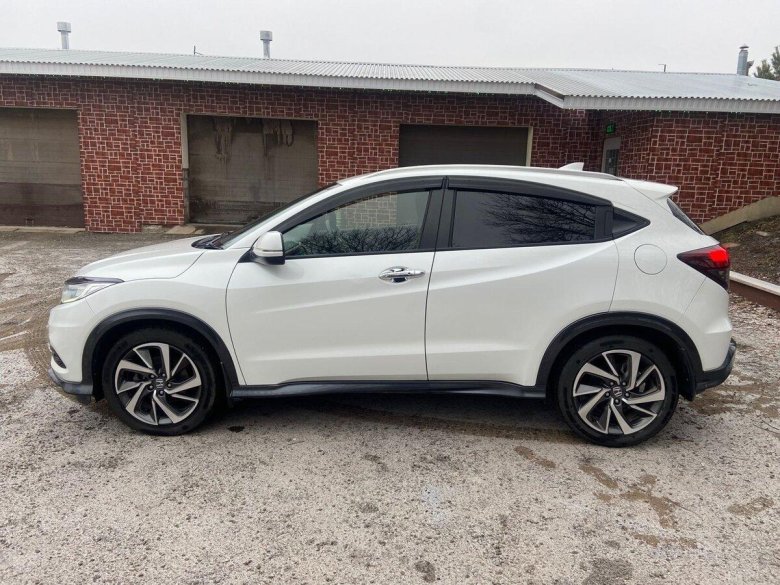 Honda vezel 2018 белый